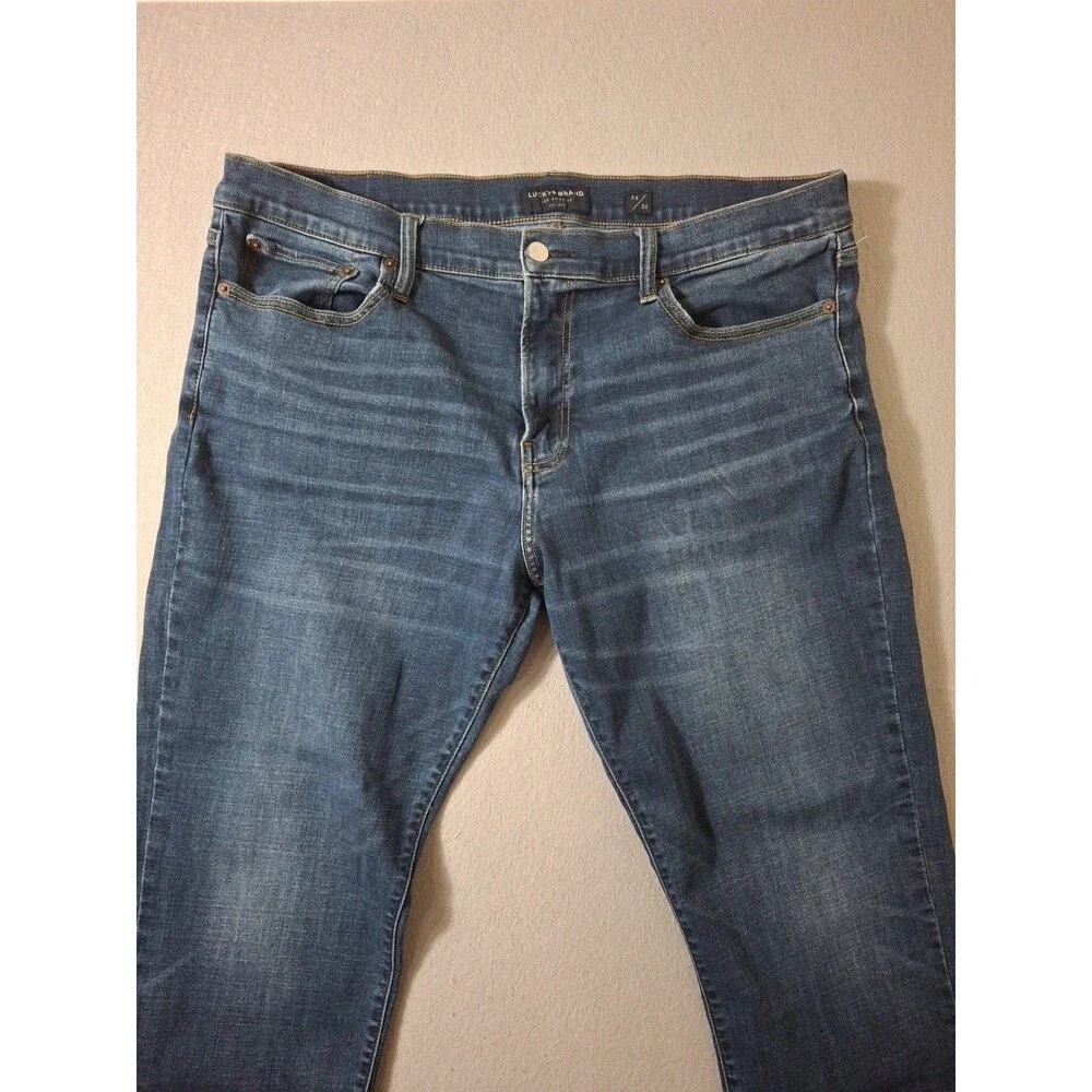 Lucky Brand Jeans Mens 38X30 221 Straight Blue Denim 5 Pocket Whiskered
